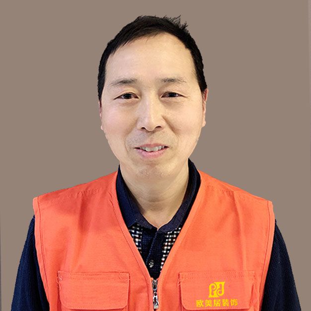 成都裝修工長(zhǎng)敬華明